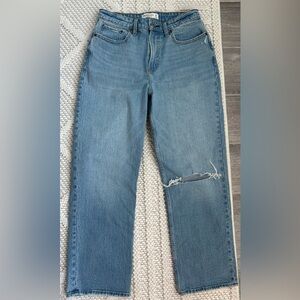 NWOT Abercrombie & Fitch Women’s Vintage Straight High Rise Size 28/6R